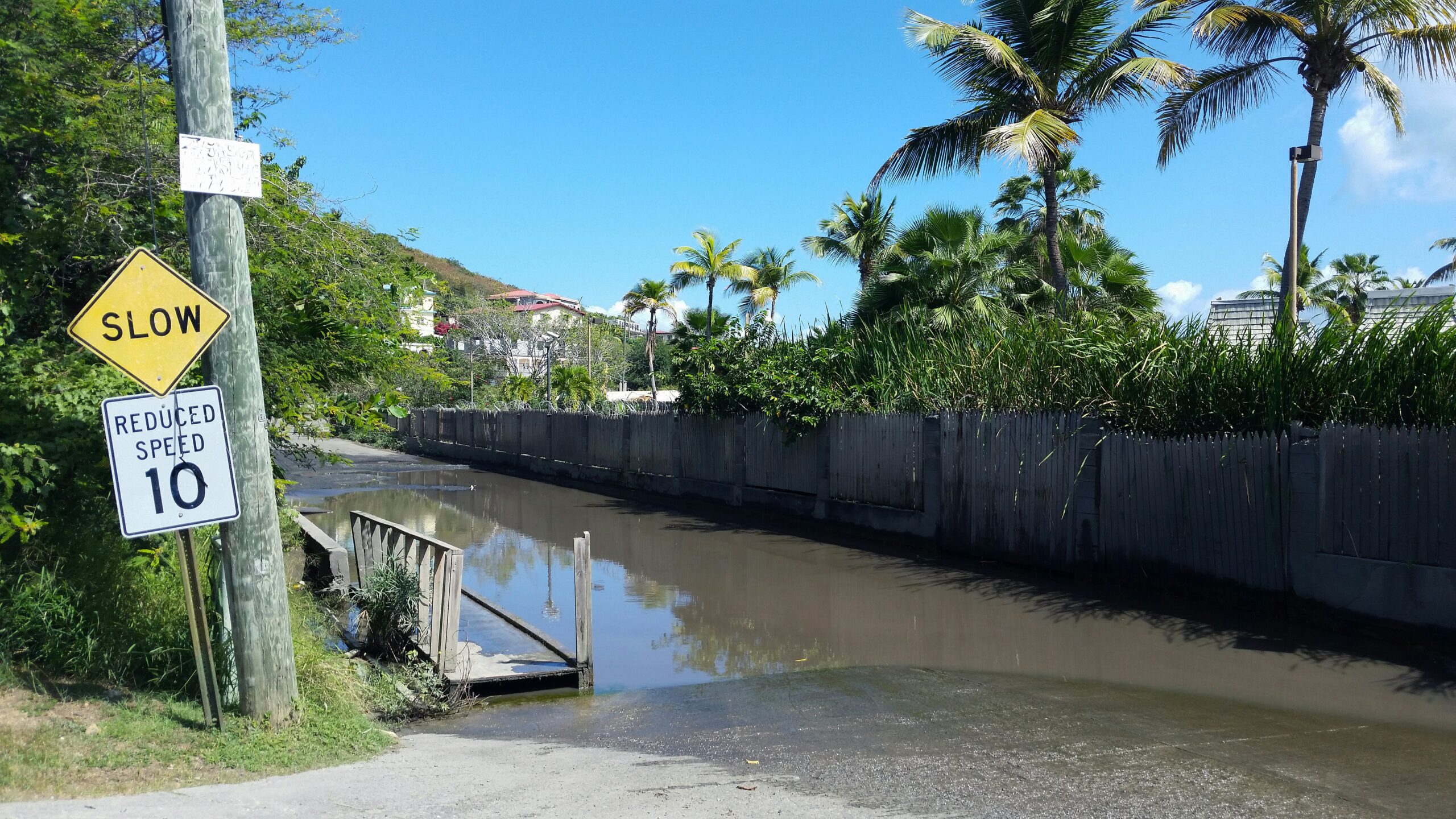 Worst Hurricanes in US History featuring 10 devastating storms, hurricane damage, affected communities, historical impacts, and recovery efforts.